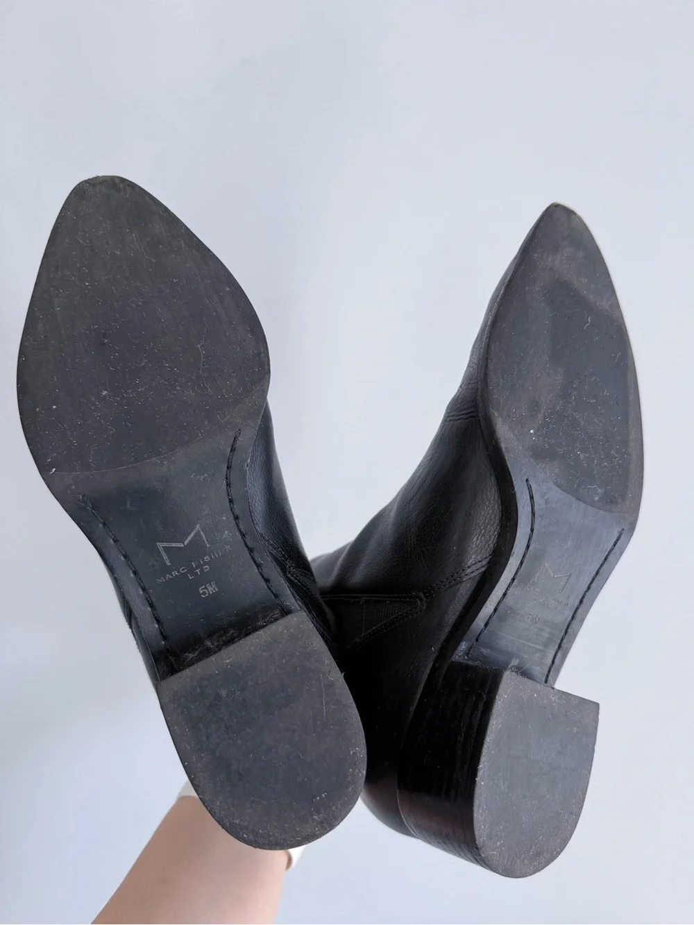 Marc Fisher LTD Yale Black Leather Chelsea Ankle Boots Pointed Toe 5 Minimalist